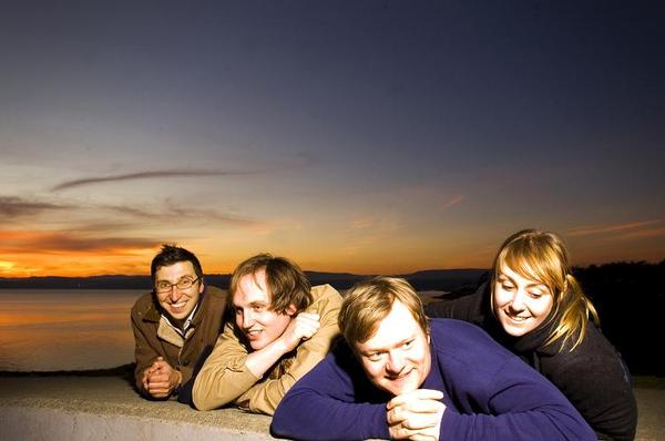 Kanaďané Frog Eyes v Klubu 007